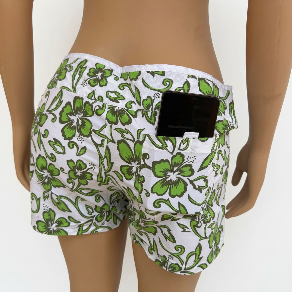 Shorts Playeros con Estampado Floral Verde y Bolsillo para Móvil - Estilo Tropical