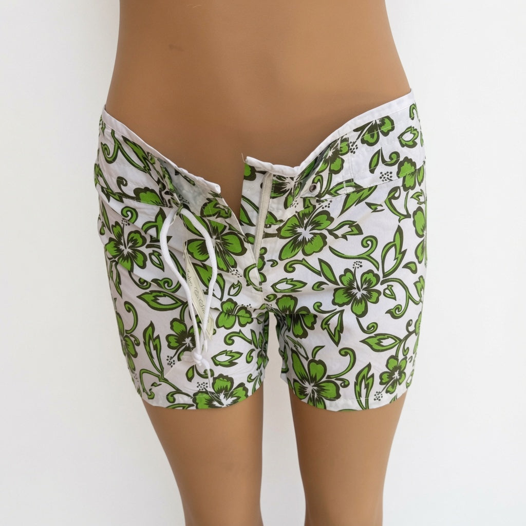 Shorts Playeros con Estampado Floral Verde y Bolsillo para Móvil - Estilo Tropical